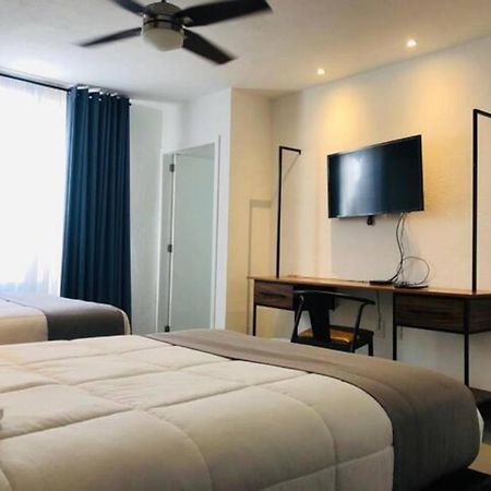 Aparthotel Urban Gran Plaza Zapopan Esterno foto