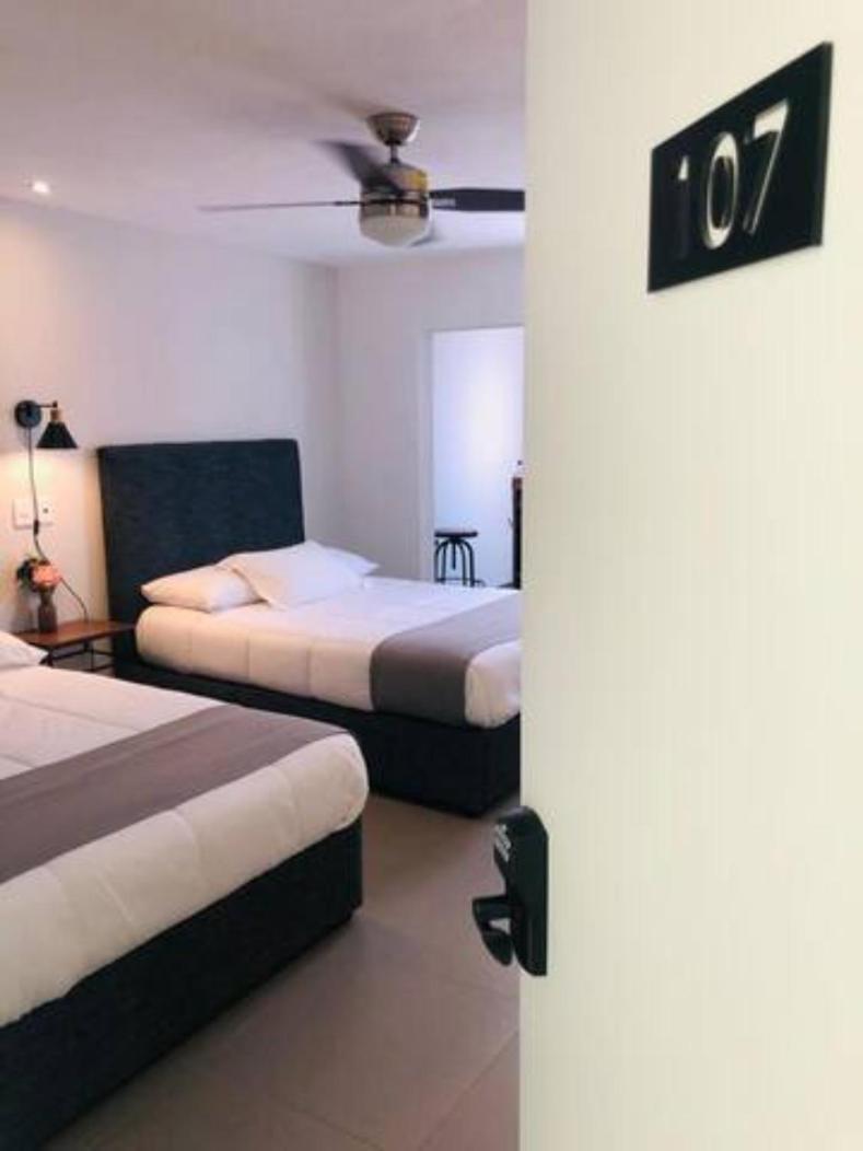 Aparthotel Urban Gran Plaza Zapopan Esterno foto