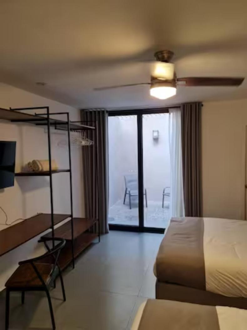 Aparthotel Urban Gran Plaza Zapopan Esterno foto